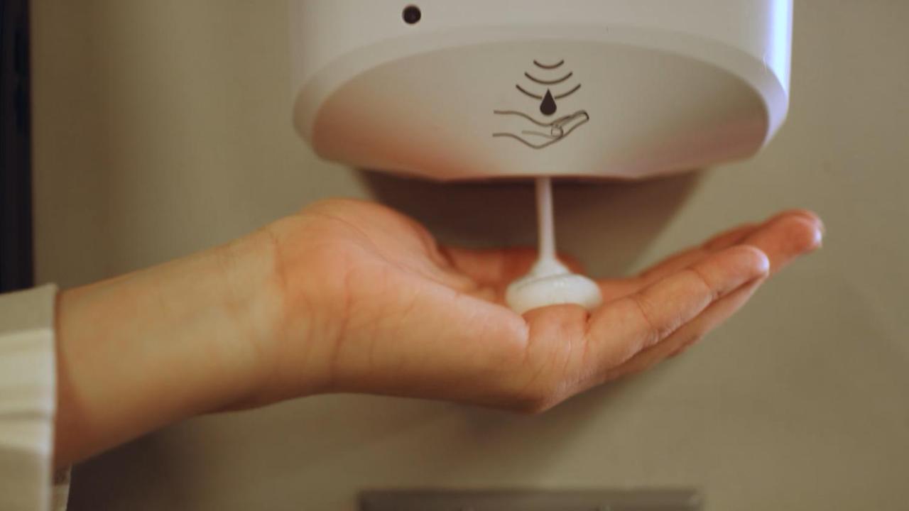 Holiday Inn Mumbai International Airport By Ihg Exterior photo Soap dispenser