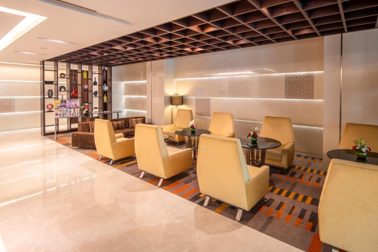 Holiday Inn Mumbai International Airport By Ihg Exterior photo