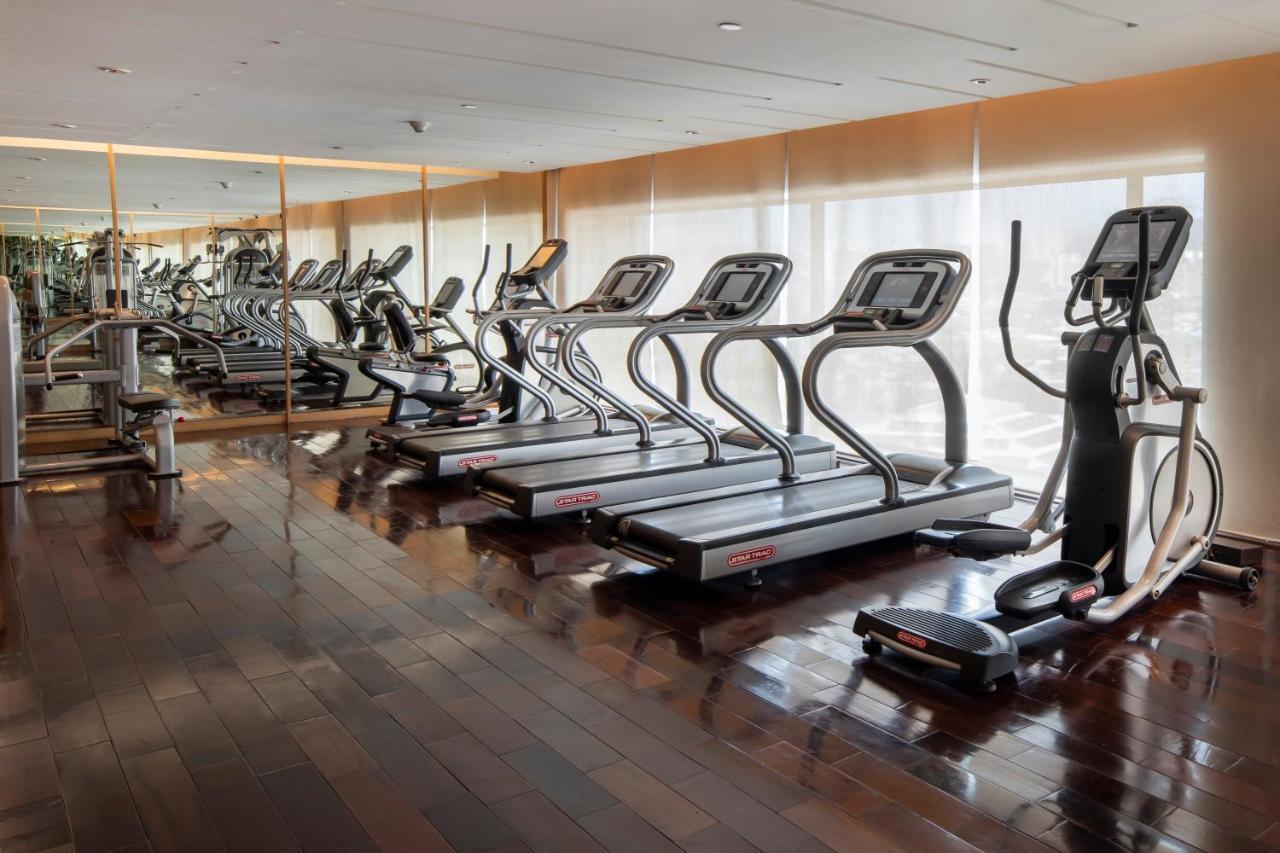 Holiday Inn Mumbai International Airport By Ihg Exterior photo A row of treadmills