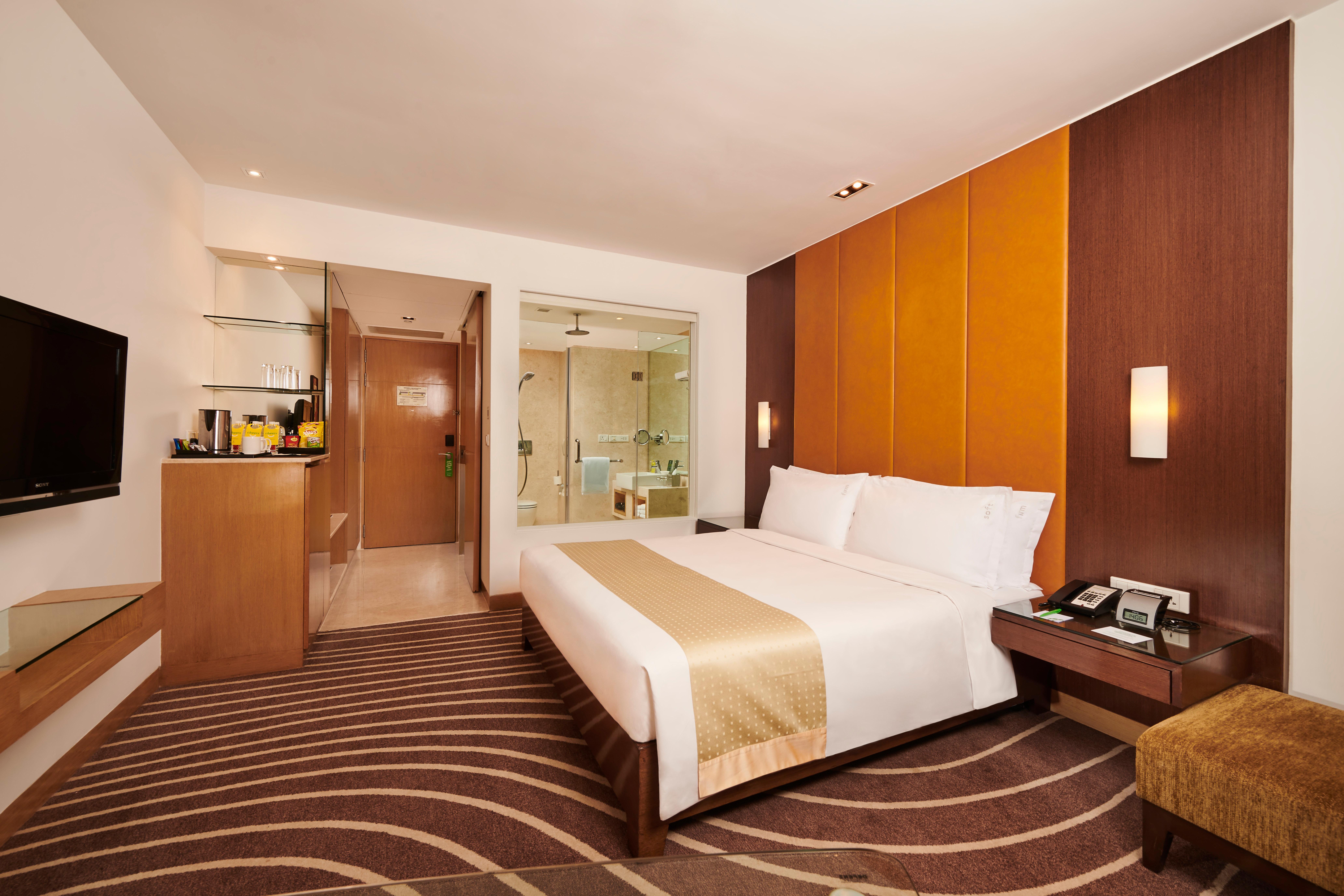 Holiday Inn Mumbai International Airport By Ihg Exterior photo A room at the hotel