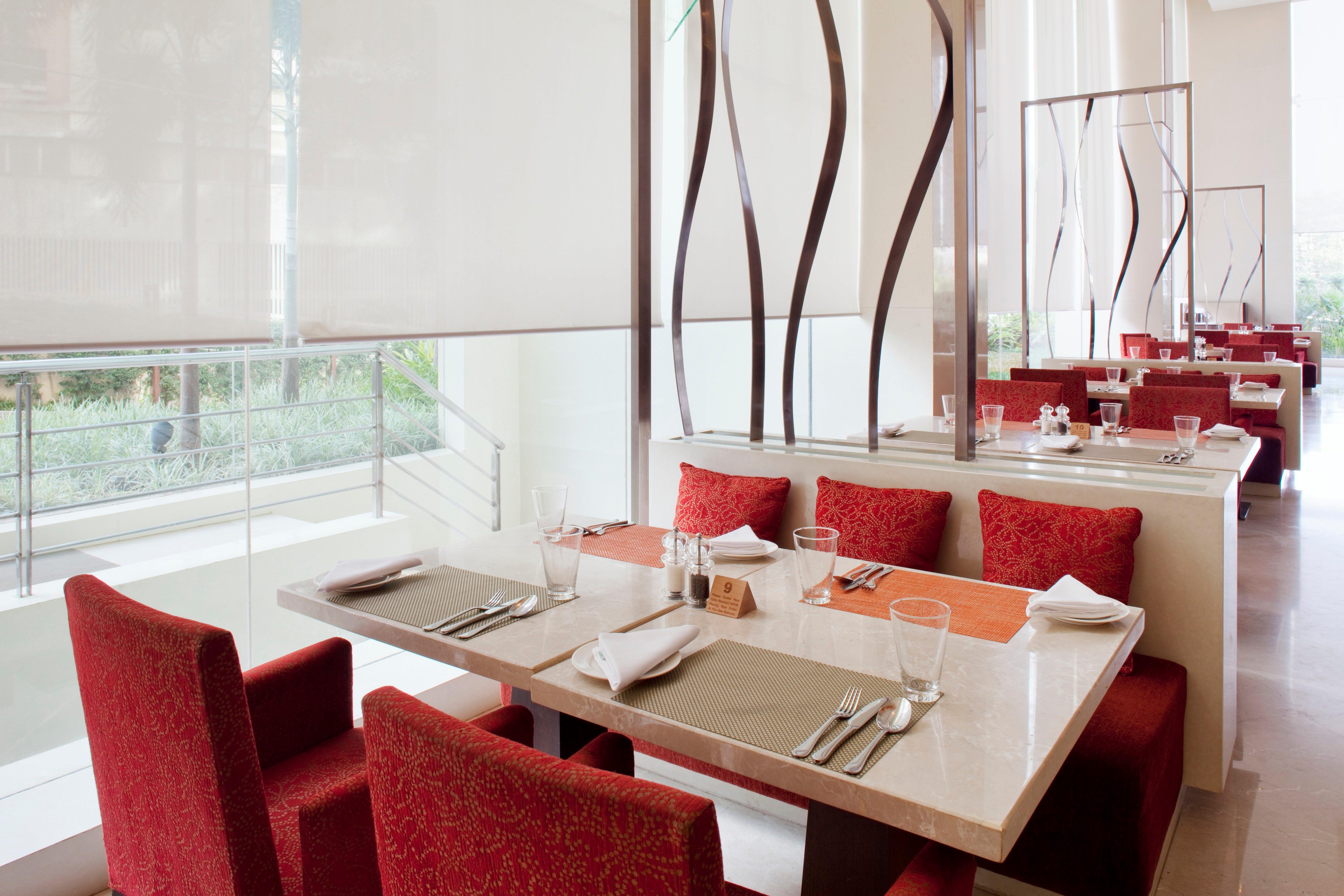 Holiday Inn Mumbai International Airport By Ihg Facilities photo The restaurant