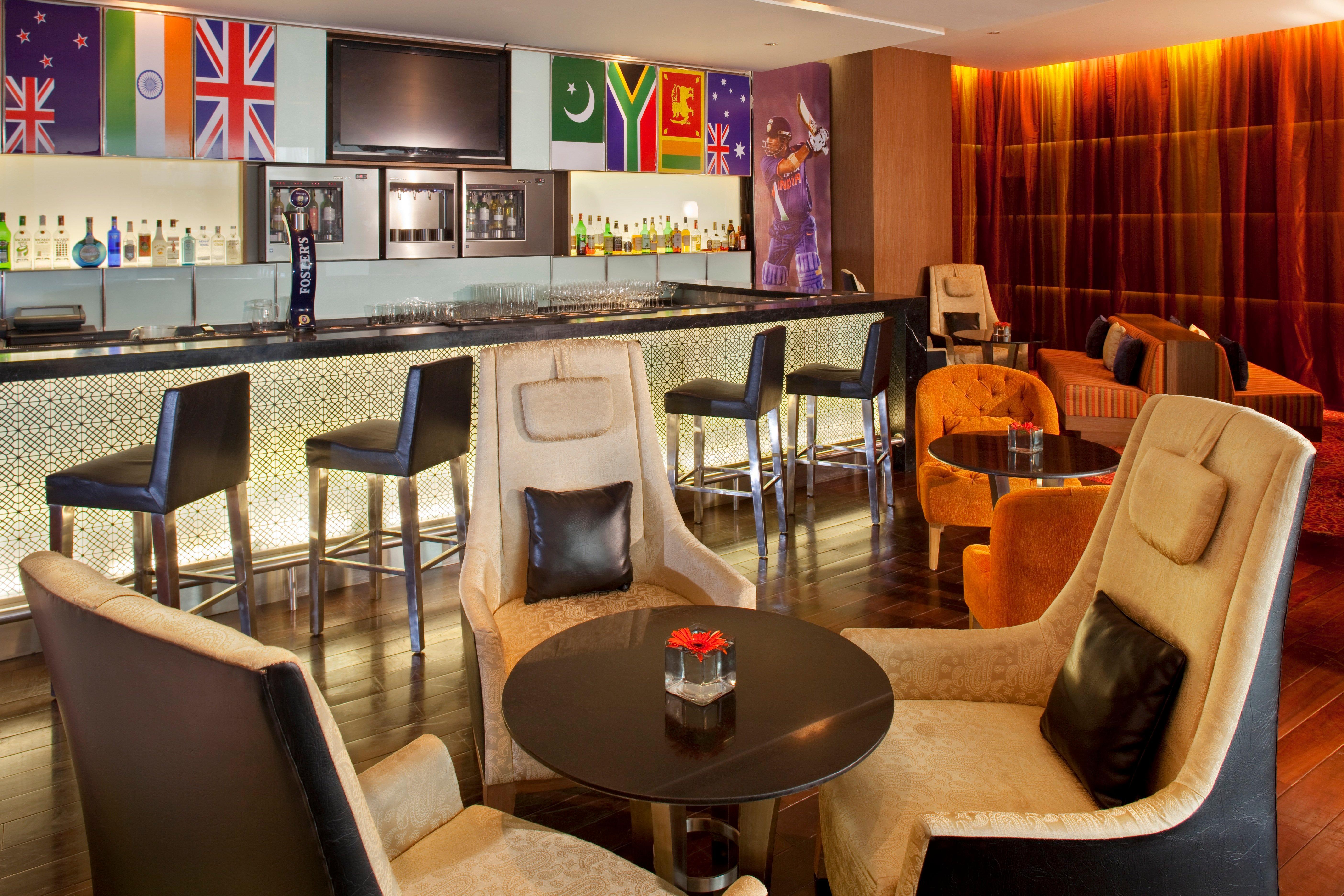 Holiday Inn Mumbai International Airport By Ihg Exterior photo The bar at the lounge