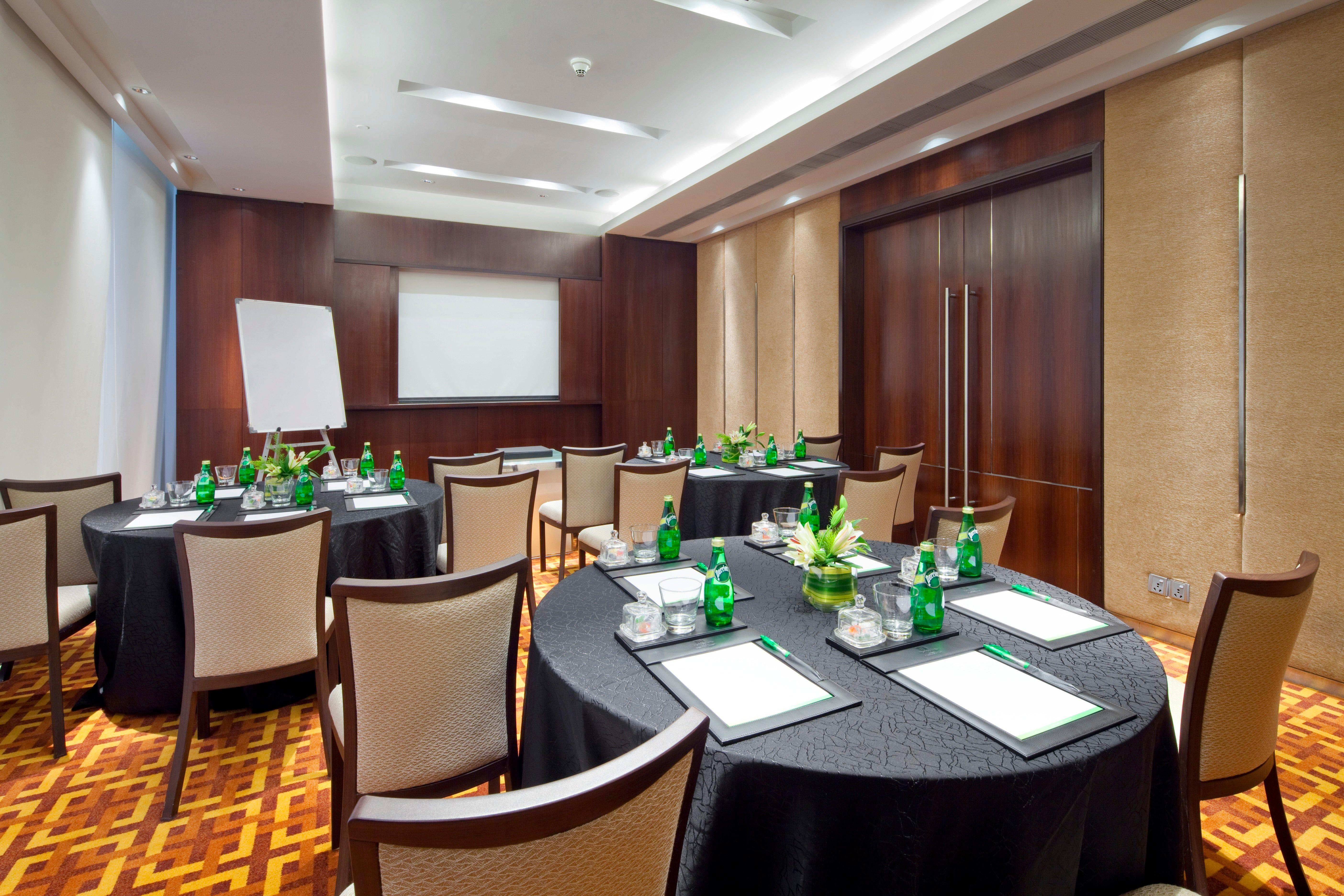 Holiday Inn Mumbai International Airport By Ihg Exterior photo Meeting room