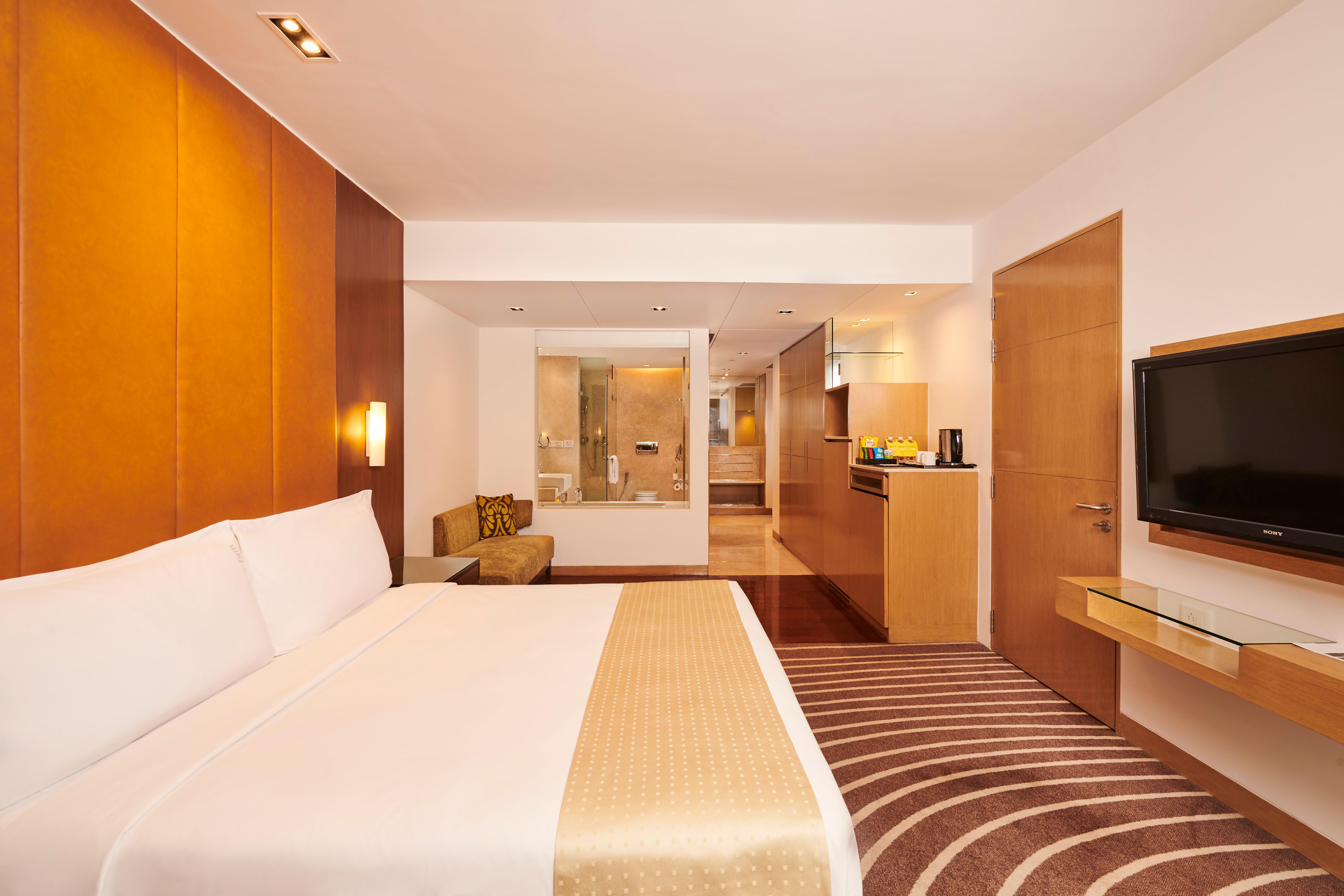 Holiday Inn Mumbai International Airport By Ihg Exterior photo A room at the hotel