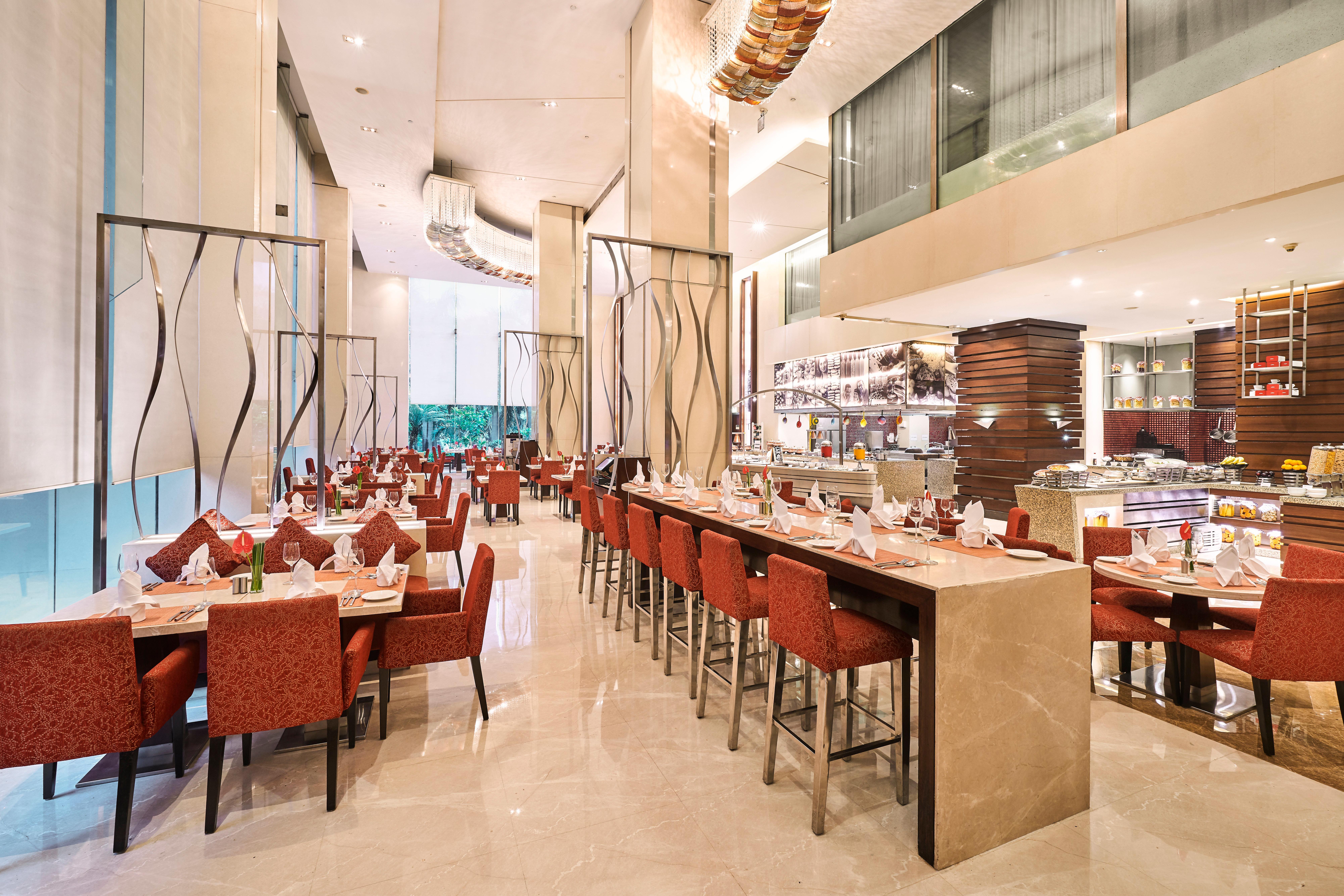 Holiday Inn Mumbai International Airport By Ihg Exterior photo The restaurant