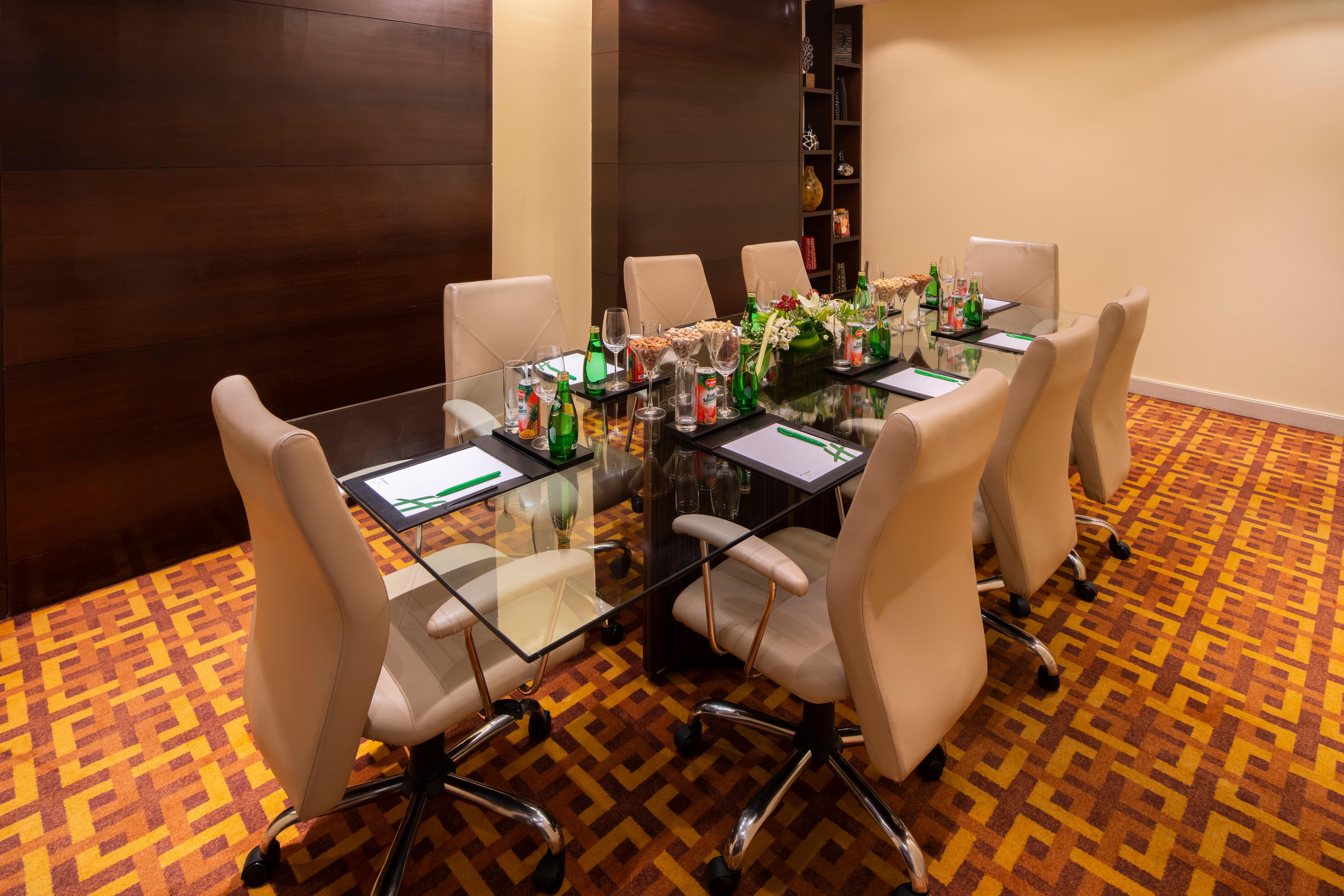 Holiday Inn Mumbai International Airport By Ihg Exterior photo Meeting room at the hotel