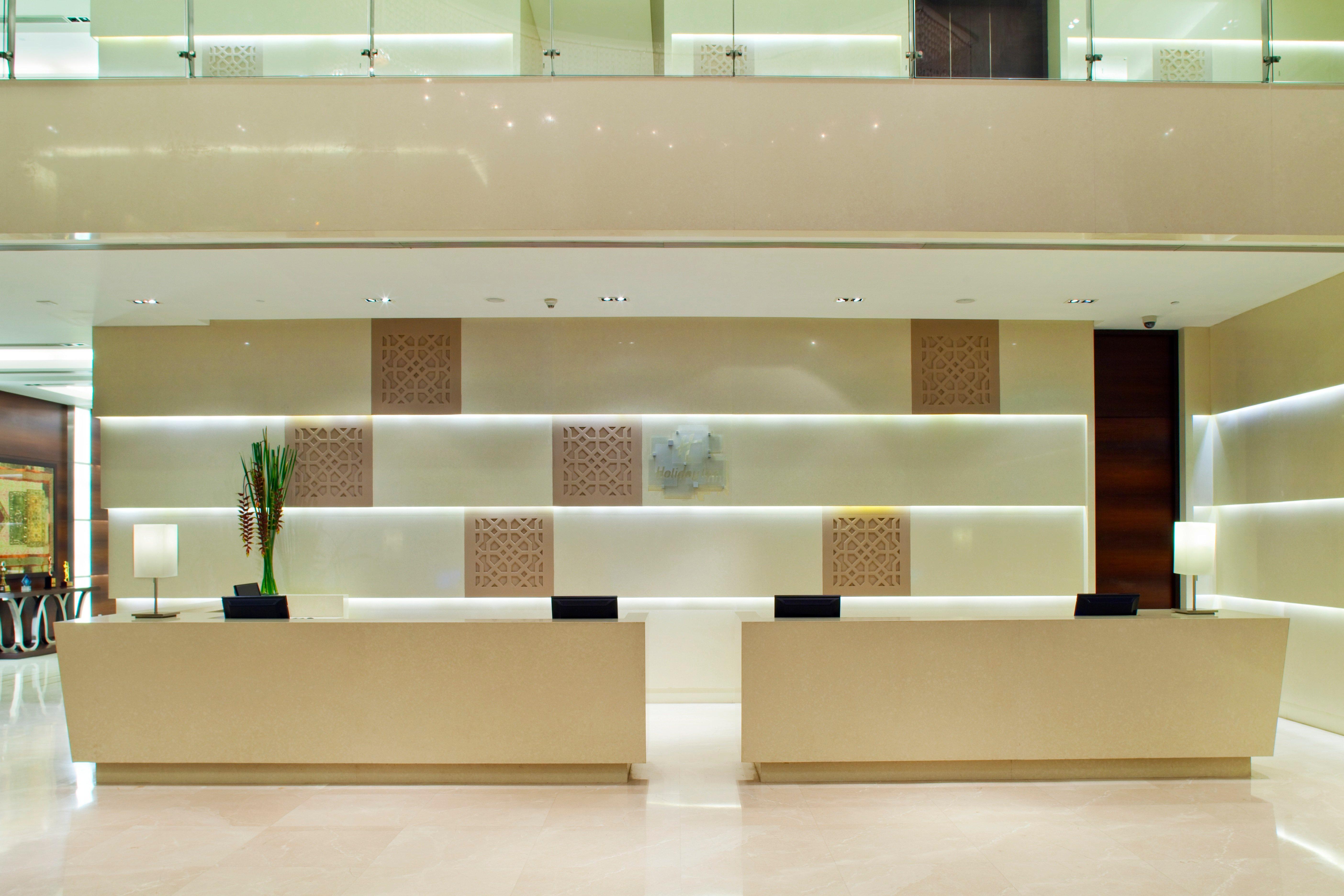 Holiday Inn Mumbai International Airport By Ihg Exterior photo The lobby of the hotel