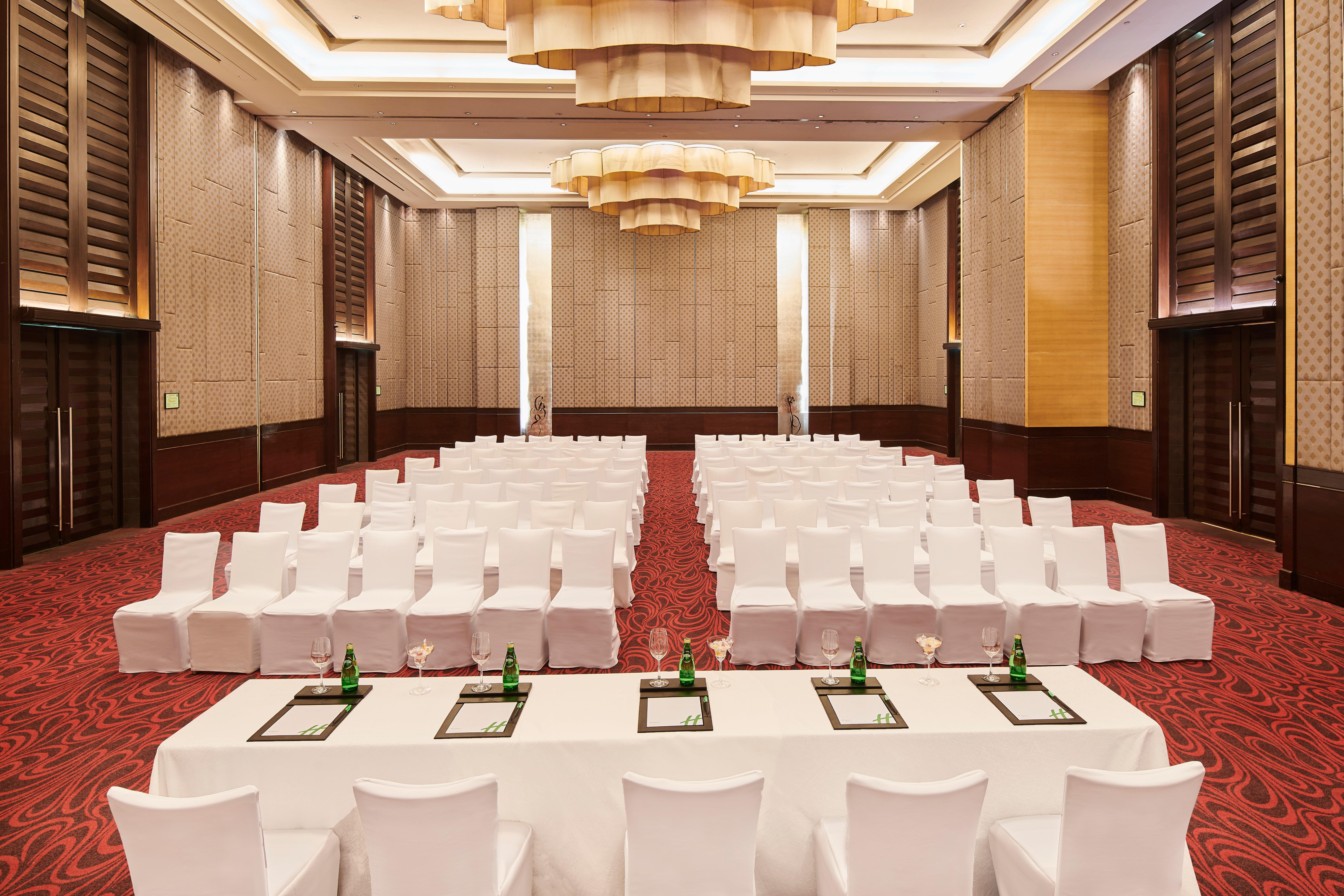 Holiday Inn Mumbai International Airport By Ihg Exterior photo The Grand Ballroom