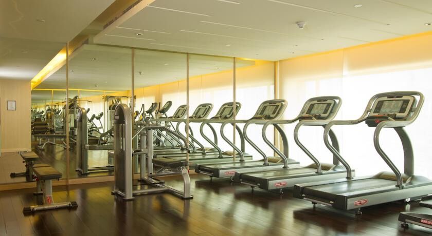 Holiday Inn Mumbai International Airport By Ihg Exterior photo A row of treadmills